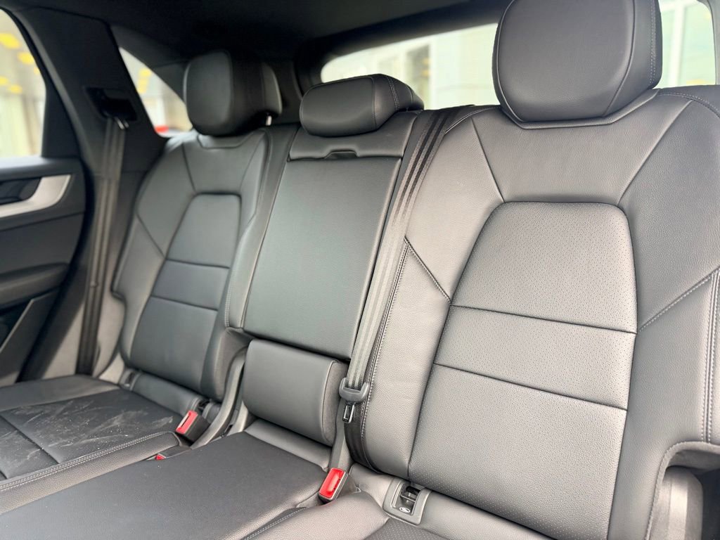 Used 2024 Porsche Cayenne image 15