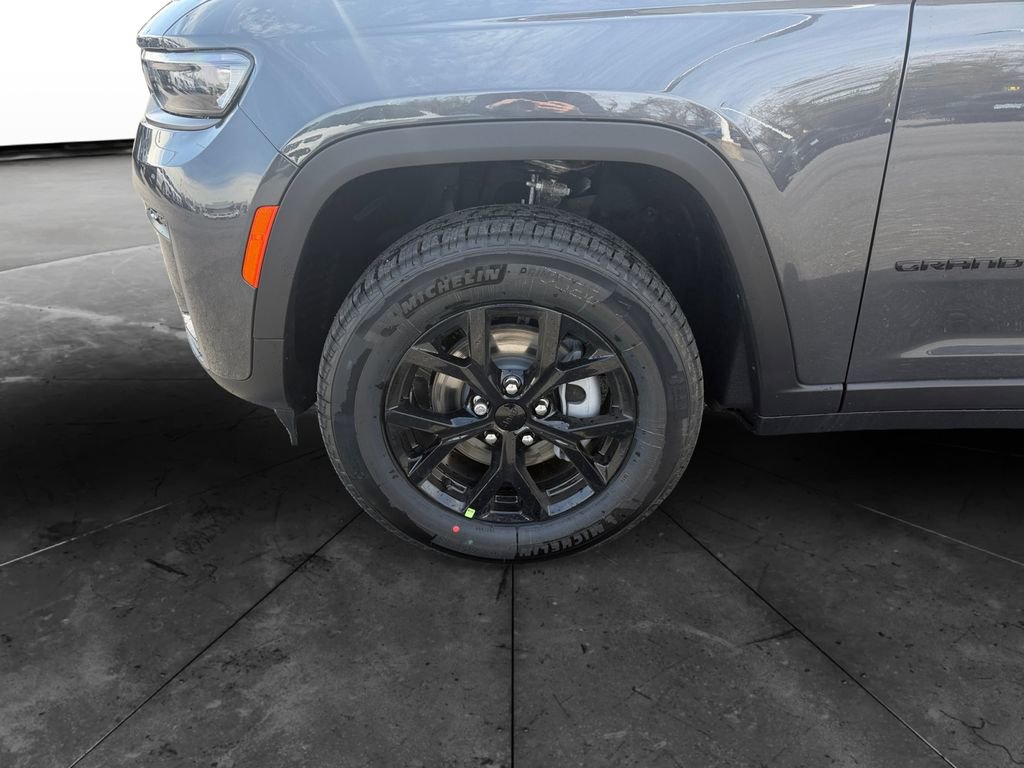 New 2026 Jeep Grand Cherokee Laredo image 14