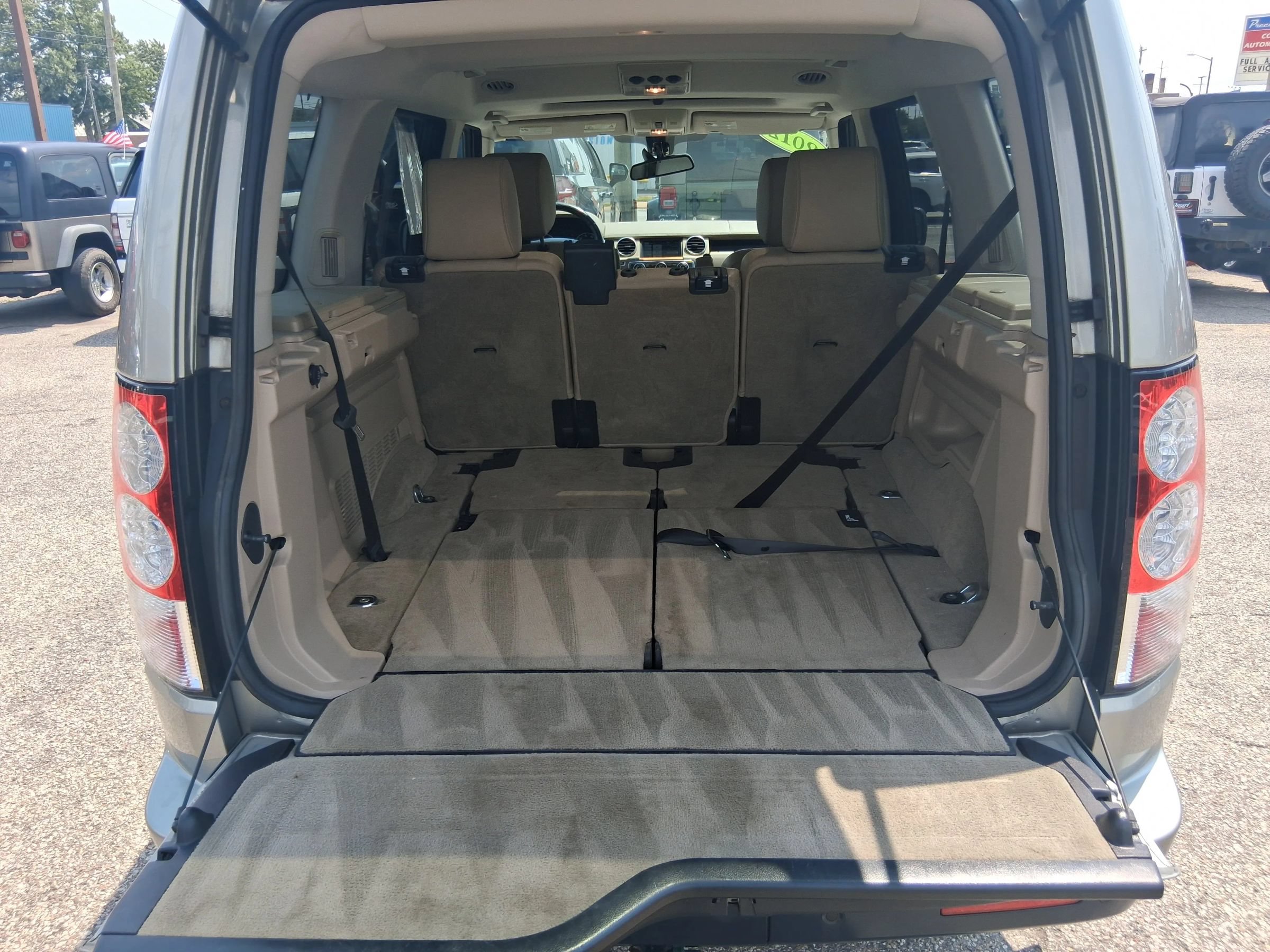 Used 2012 Land Rover LR4 HSE AWD/4WD image 14