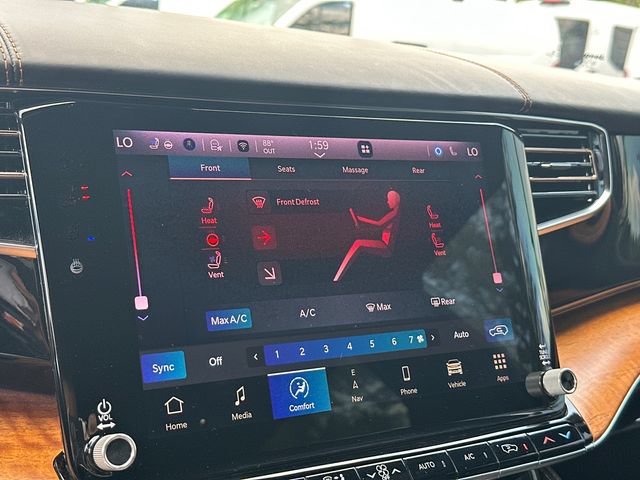 Used 2022 Jeep Grand Wagoneer Series III w/ Rear Seat Video Group 1 AWD/4WD image 29