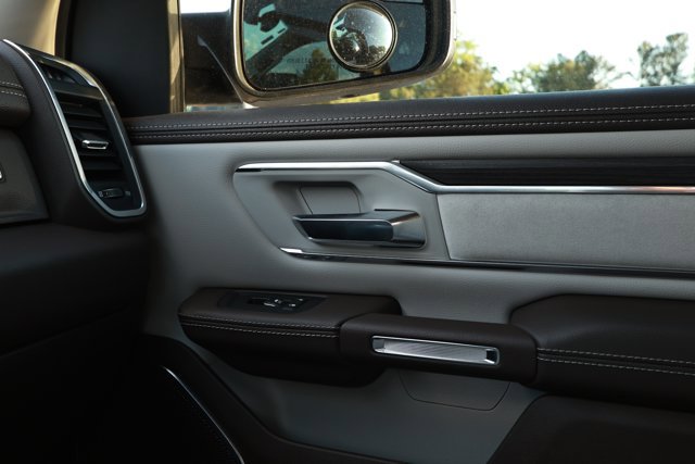 Used 2025 RAM 1500 Laramie AWD/4WD image 25