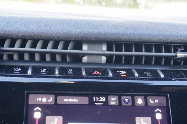 Used 2023 Jeep Grand Cherokee Altitude image 17