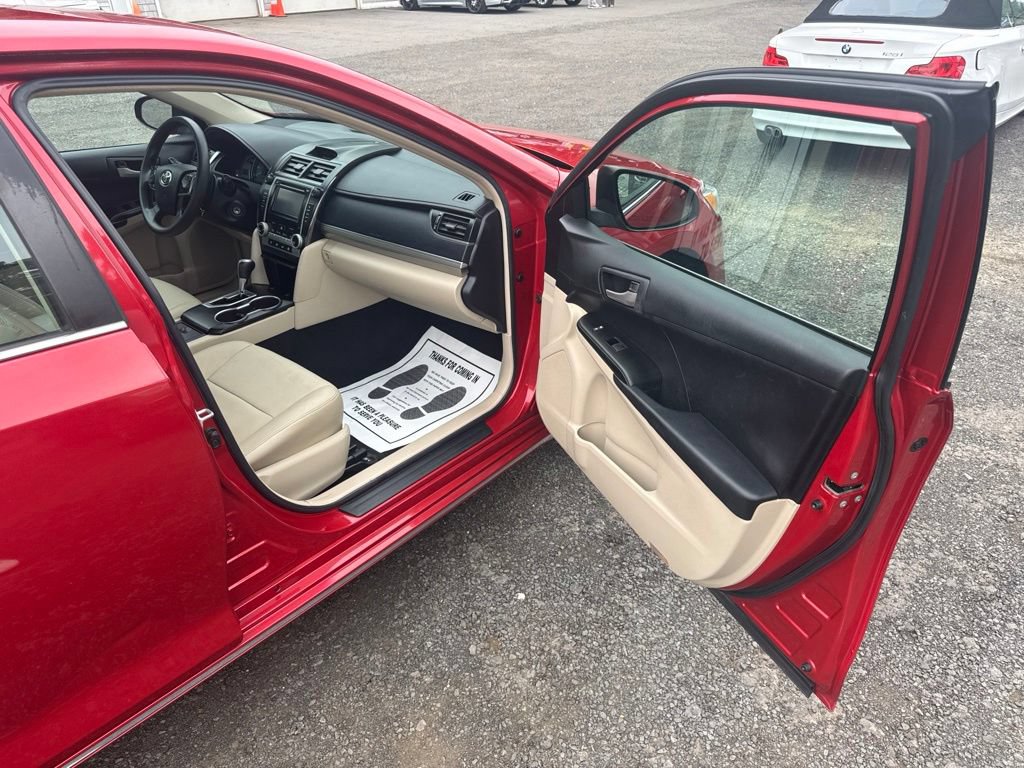 Used 2012 Toyota Camry LE FWD image 29