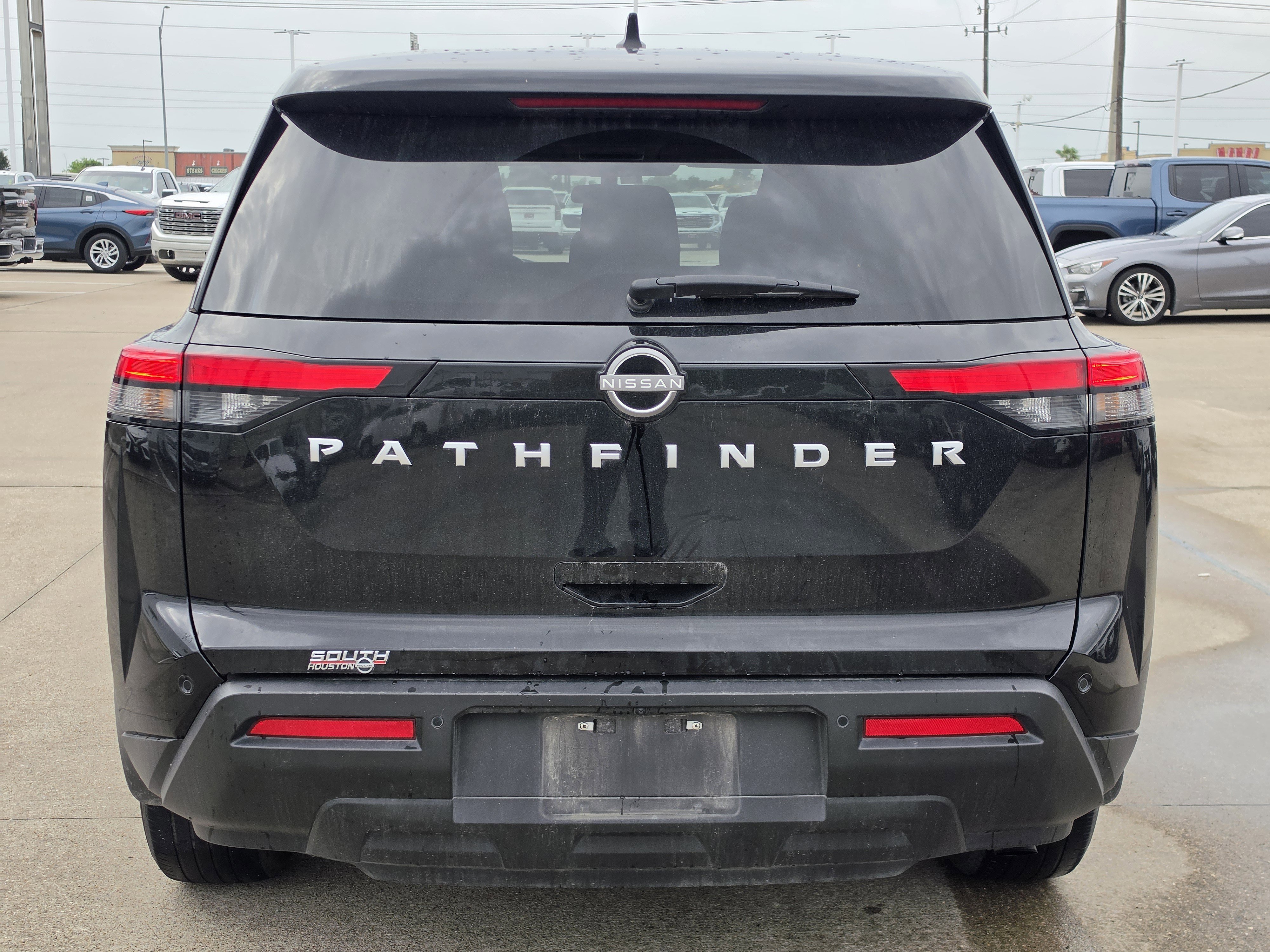 Used 2025 Nissan Pathfinder S FWD image 7