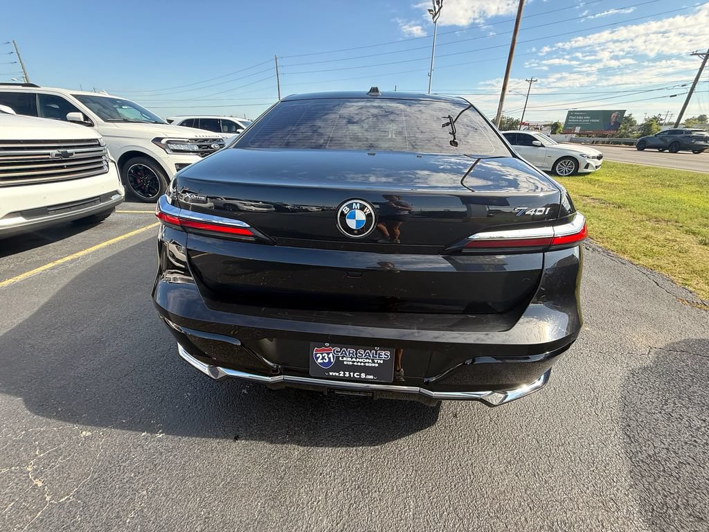 Used 2025 BMW 740i xDrive AWD/4WD image 4
