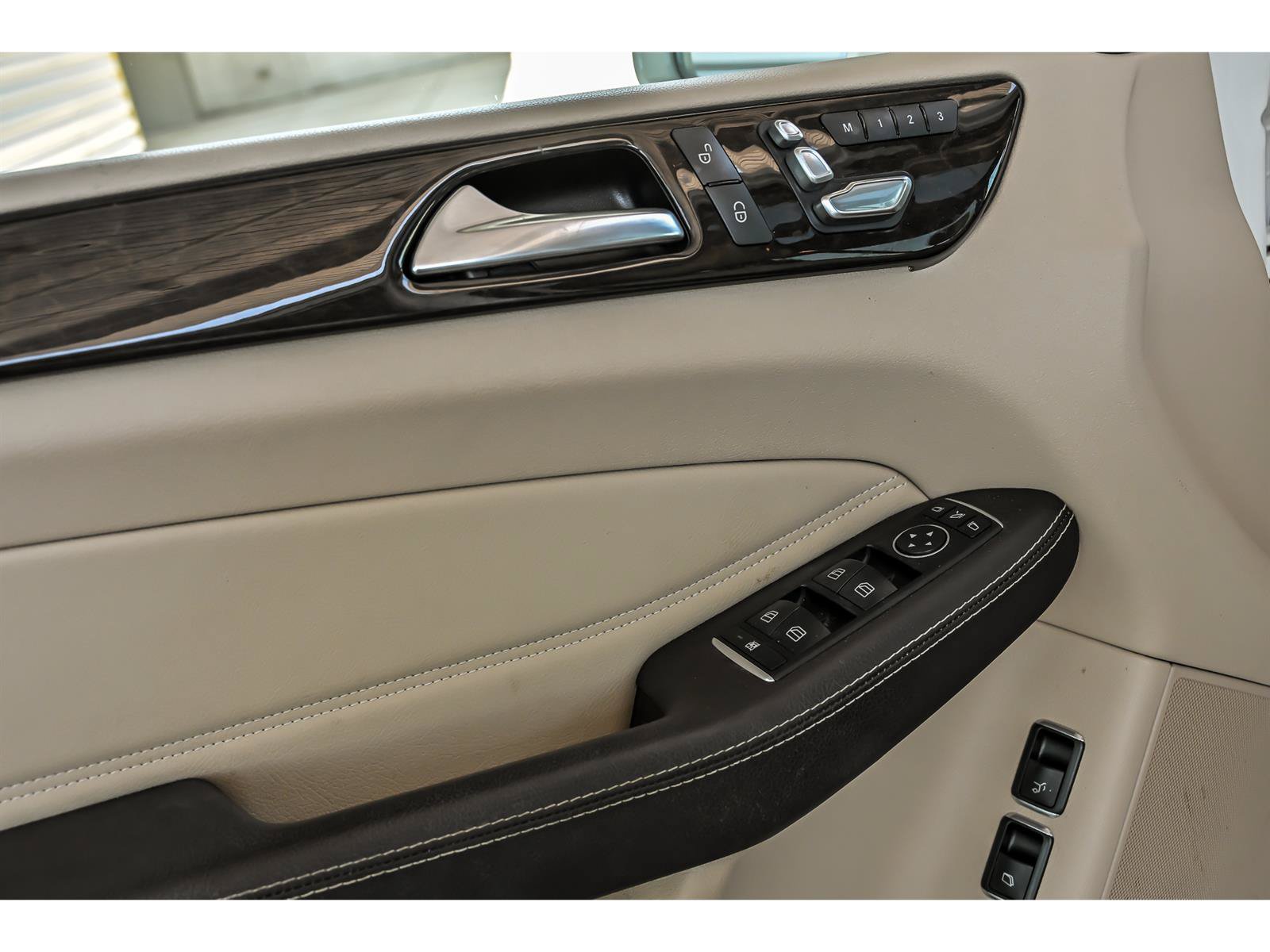 Used 2017 Mercedes-Benz GLS 450 4MATIC image 9