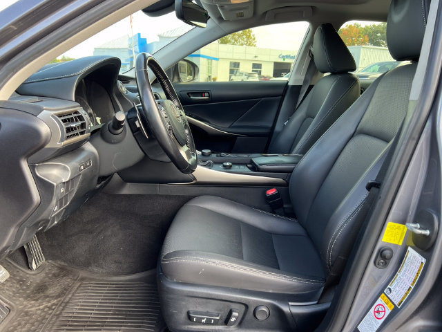 Used 2018 Lexus IS 300 AWD w/ Premium Package image 5