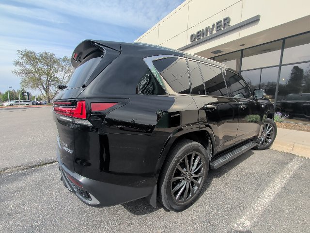Used 2023 Lexus LX 600 F Sport w/ Accessory Package (Z1) AWD/4WD image 4