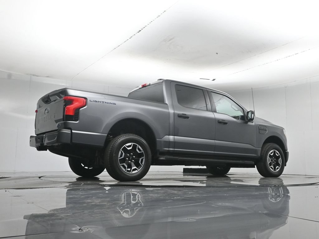 Used 2023 Ford F150 Lightning XLT AWD/4WD image 49