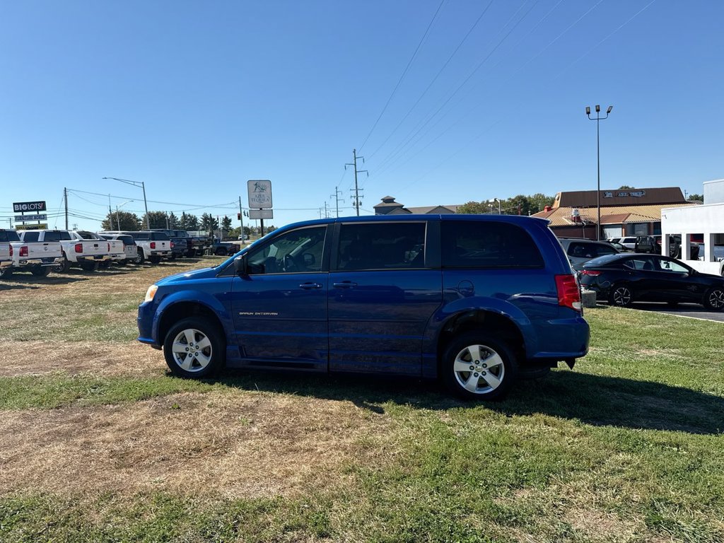 Used 2013 Dodge Grand Caravan SE FWD image 3