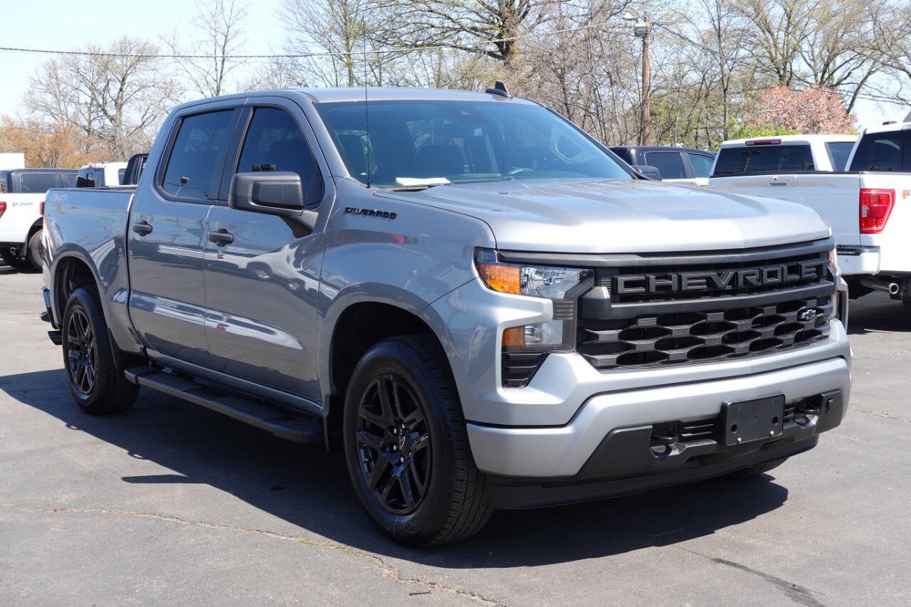 Used 2023 Chevrolet Silverado 1500 Custom w/ LPO, Dark Essentials Package image 4