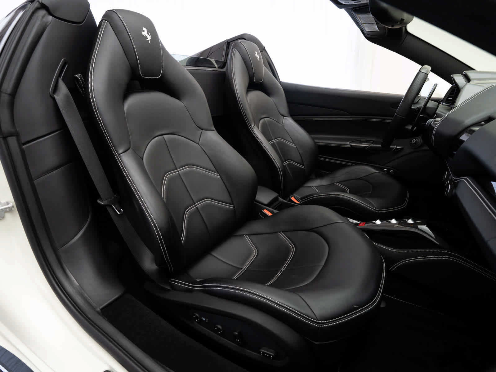 Used 2018 Ferrari 488 Spider RWD image 14