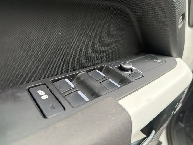 Used 2023 Land Rover Defender 110 S image 12