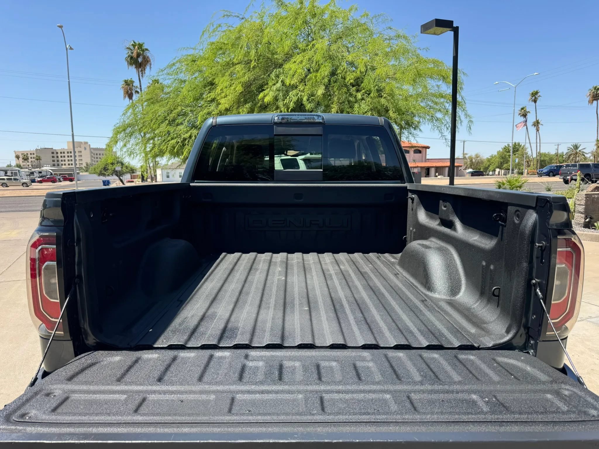 Used 2017 GMC Sierra 1500 Denali AWD/4WD image 36