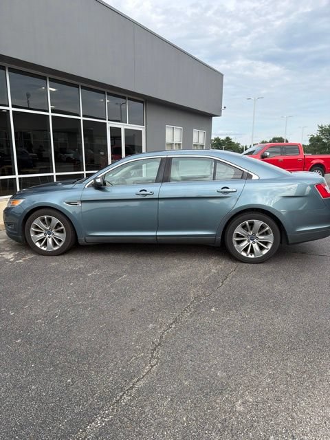 Used 2010 Ford Taurus Limited FWD image 10