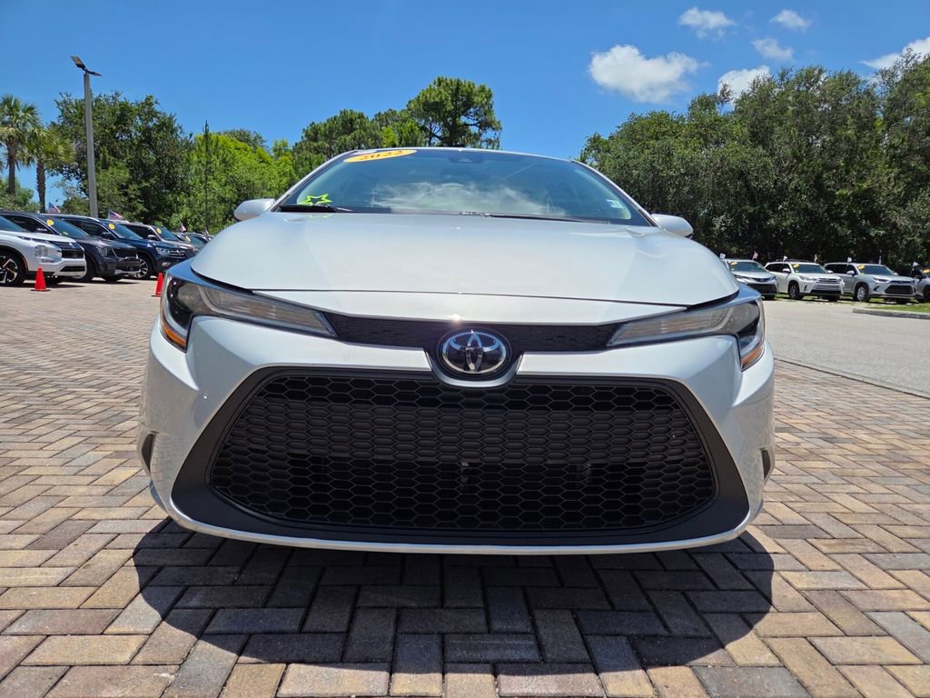 Certified 2022 Toyota Corolla LE FWD image 2