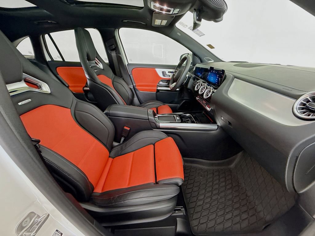 Used 2024 Mercedes-Benz GLA 35 AMG 4MATIC image 32