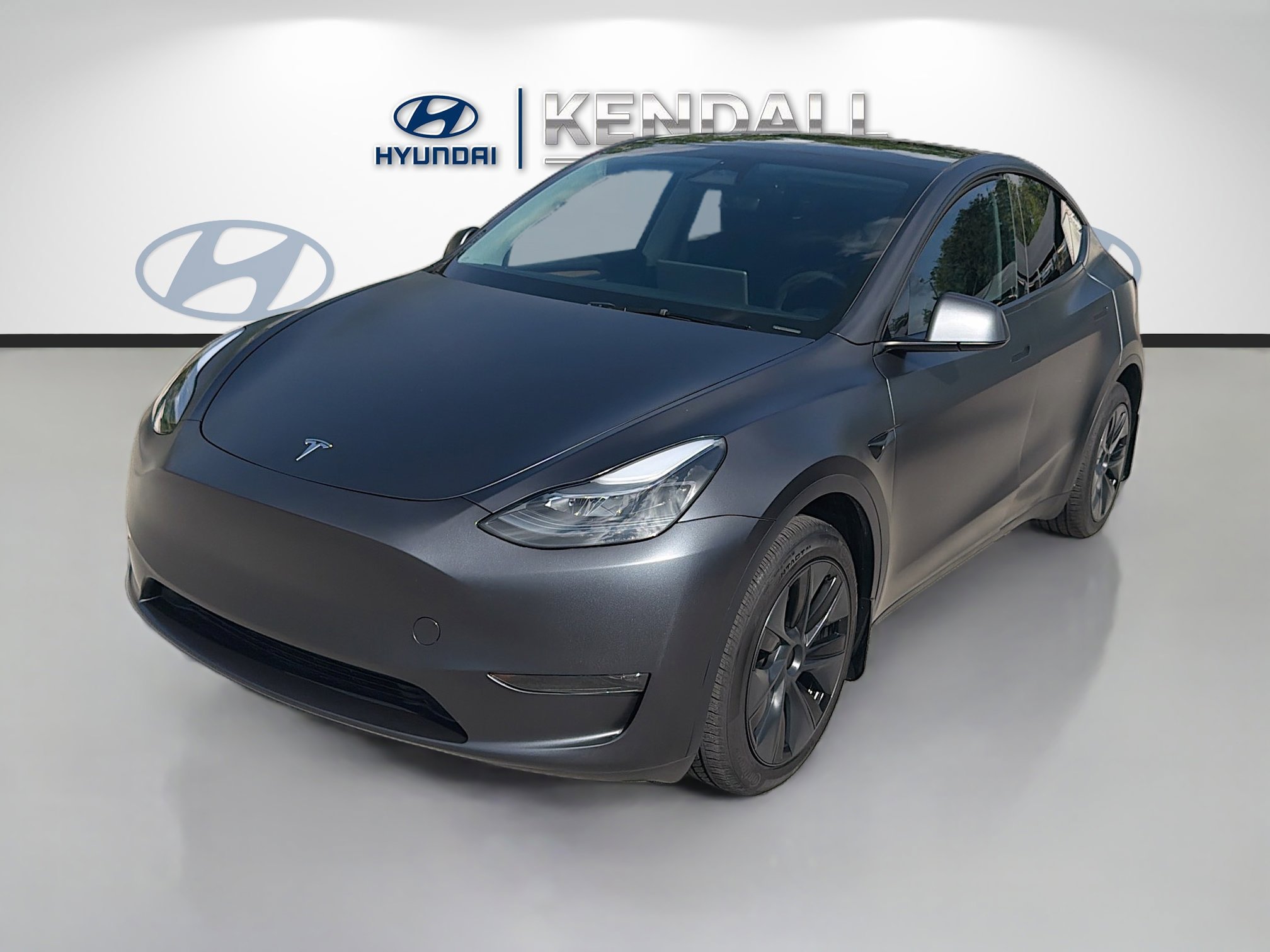 Used 2025 Tesla Model Y Long Range AWD/4WD image 3