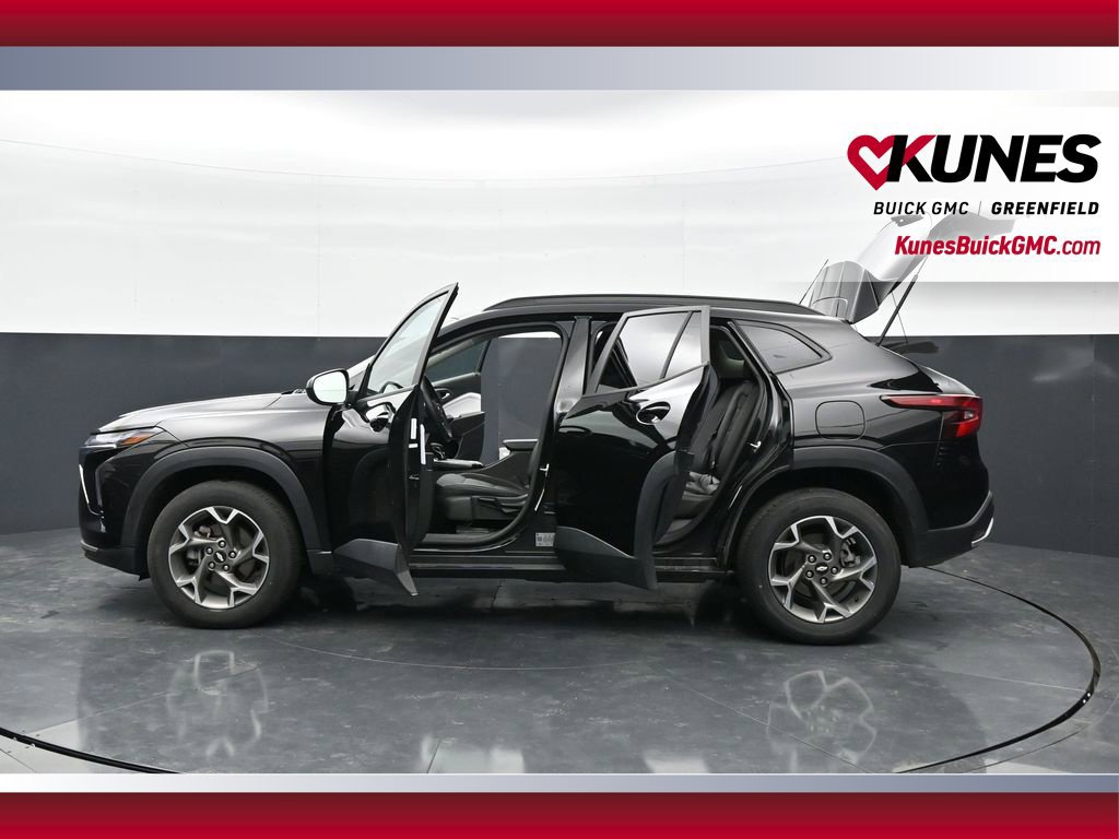 Used 2025 Chevrolet Trax LT w/ LT Convenience Package FWD image 50
