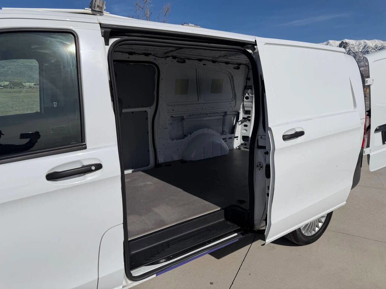 Used 2021 Mercedes-Benz Metris image 12