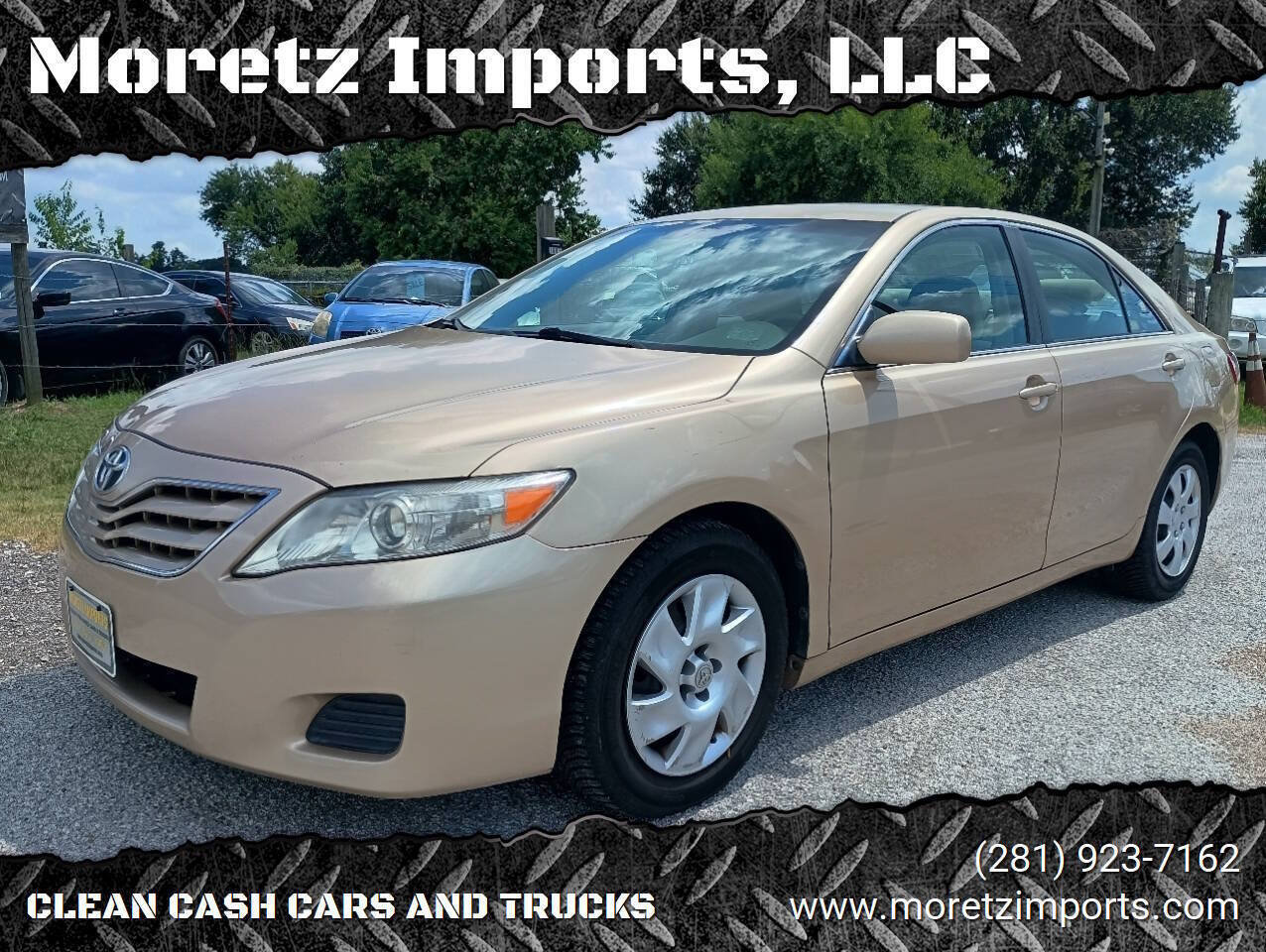 Used 2010 Toyota Camry LE FWD image 1