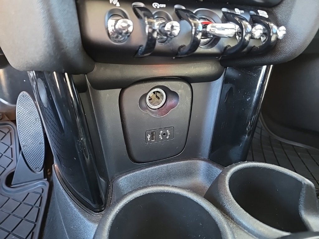 Used 2018 MINI Cooper S image 34