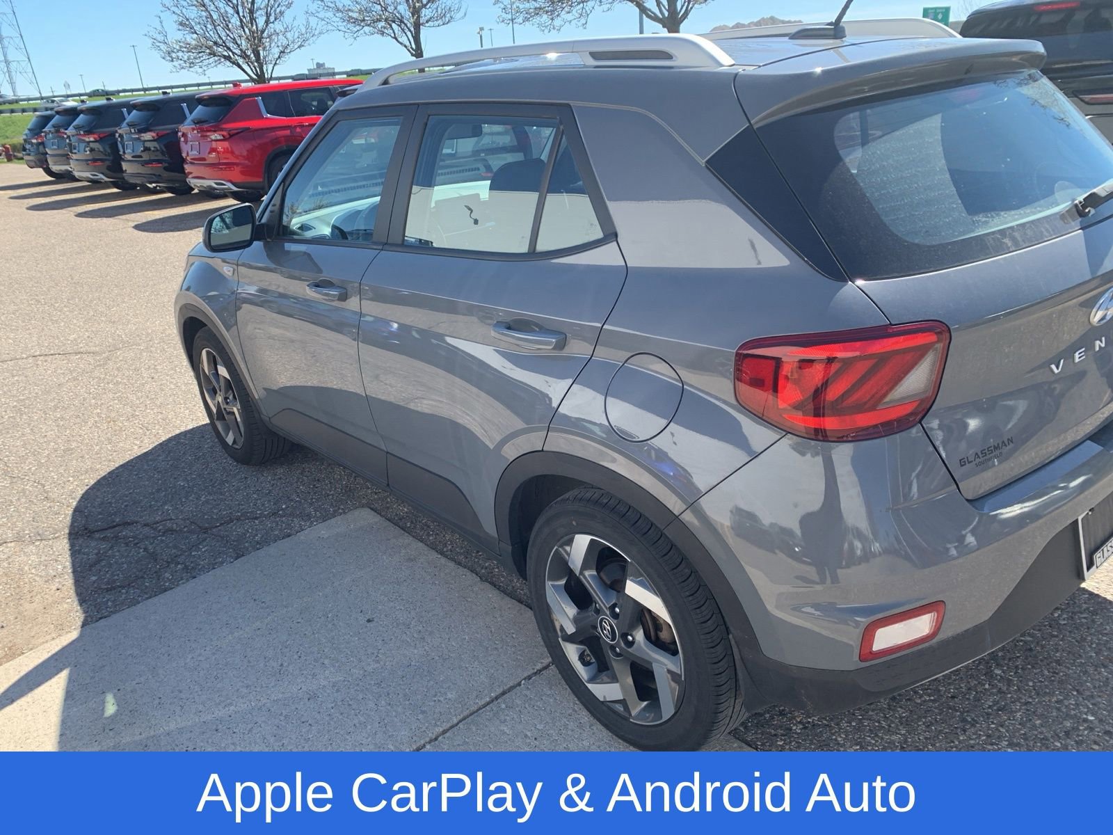 Certified 2023 Hyundai Venue SEL FWD image 6