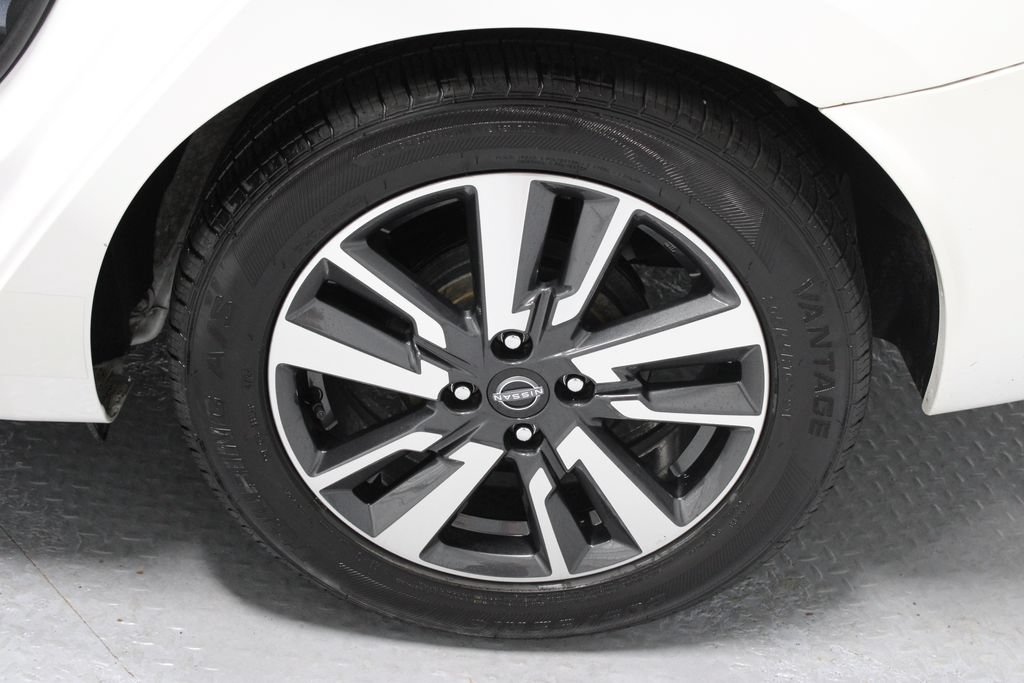 Certified 2024 Nissan Versa SV FWD image 18