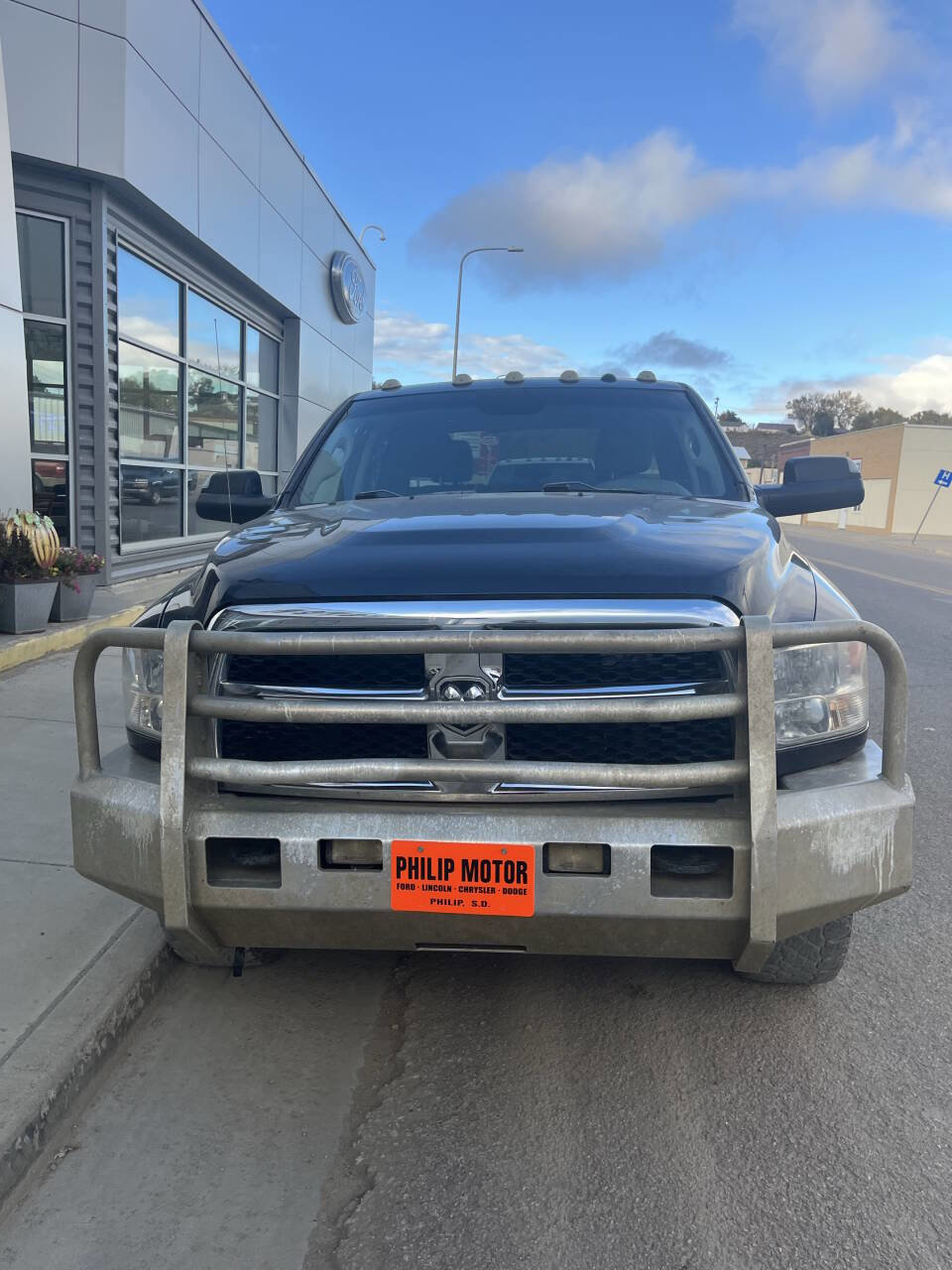 Used 2017 RAM 3500 Tradesman w/ Chrome Appearance Group image 3