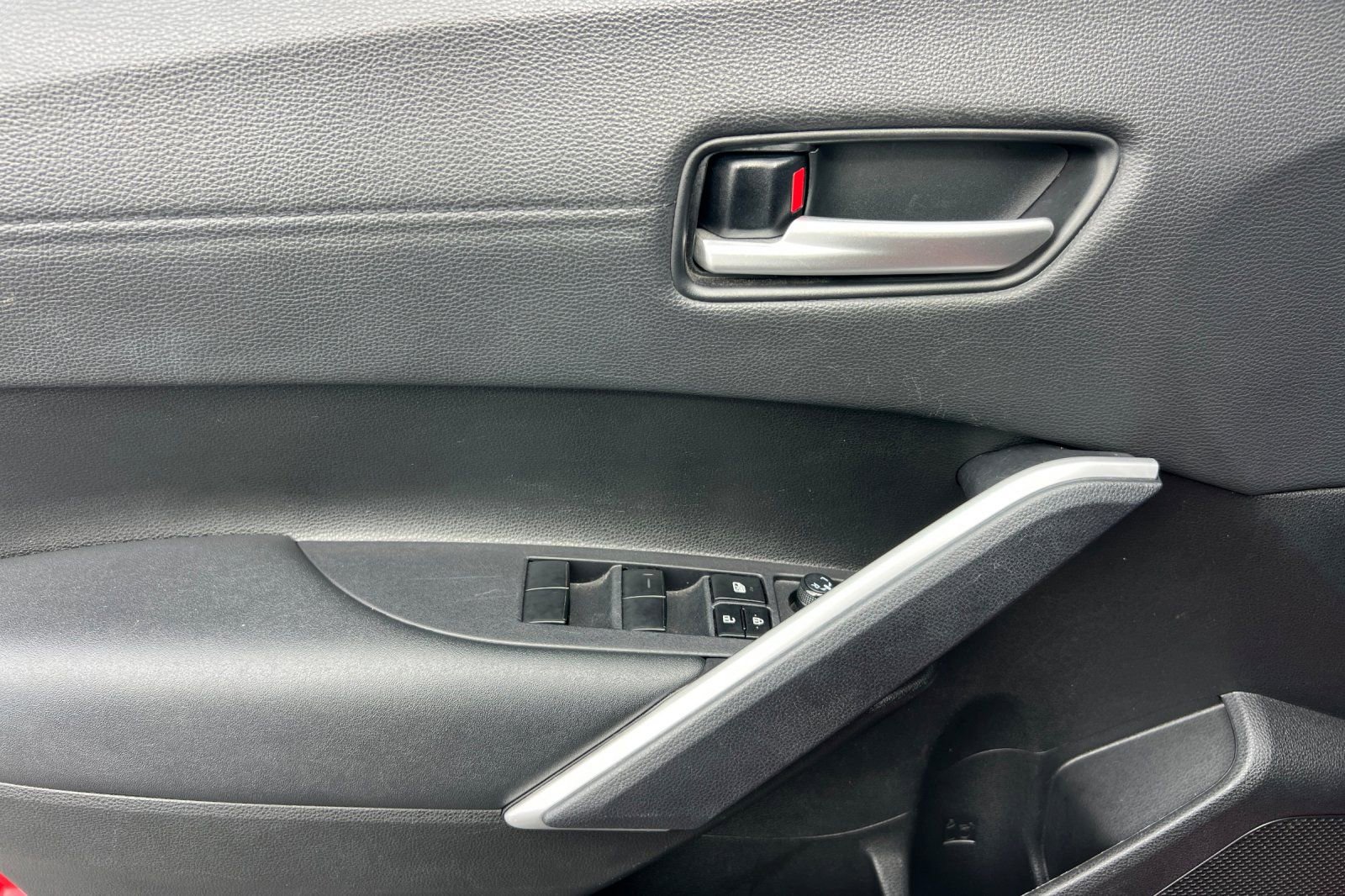 Certified 2023 Toyota Corolla Cross XLE image 13