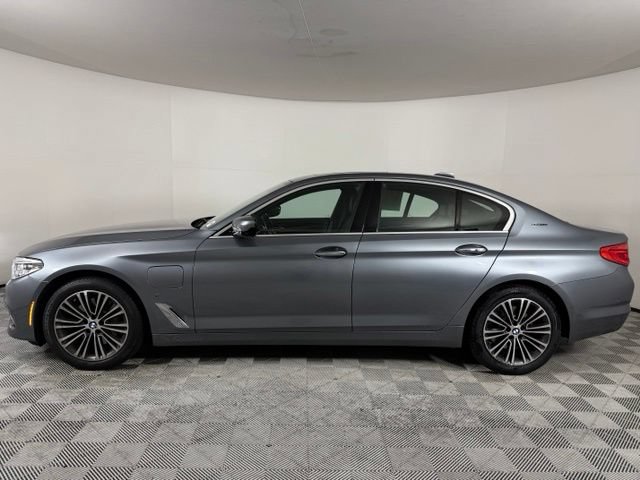 Used 2018 BMW 530e xDrive AWD/4WD image 3