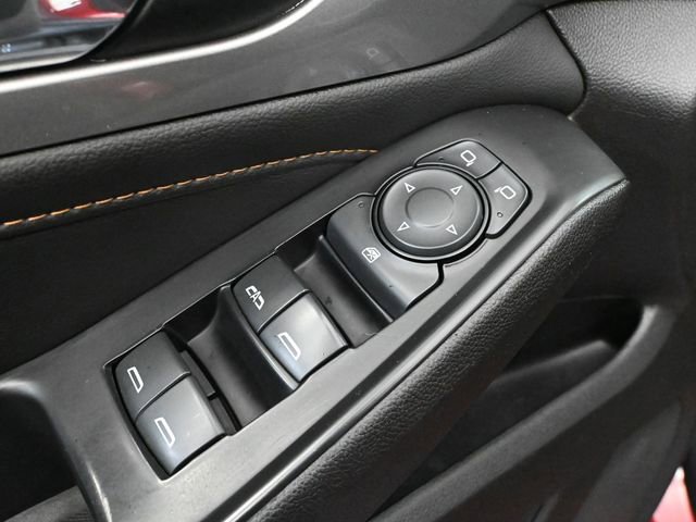 Used 2021 Chevrolet Traverse LT image 18