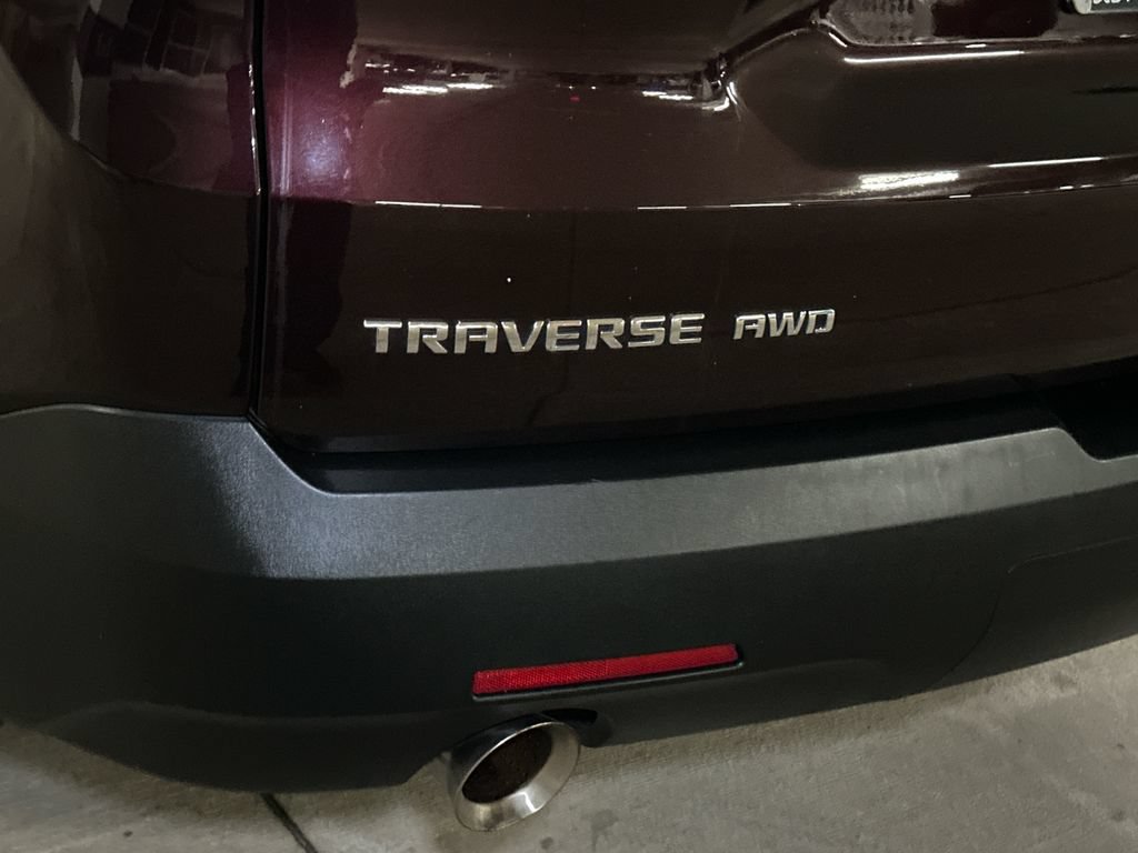 Used 2023 Chevrolet Traverse LT AWD/4WD image 5