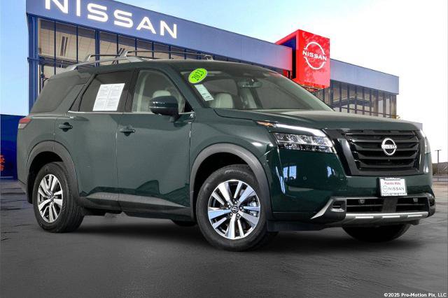 Certified 2023 Nissan Pathfinder SL w/ Black Appearance Package