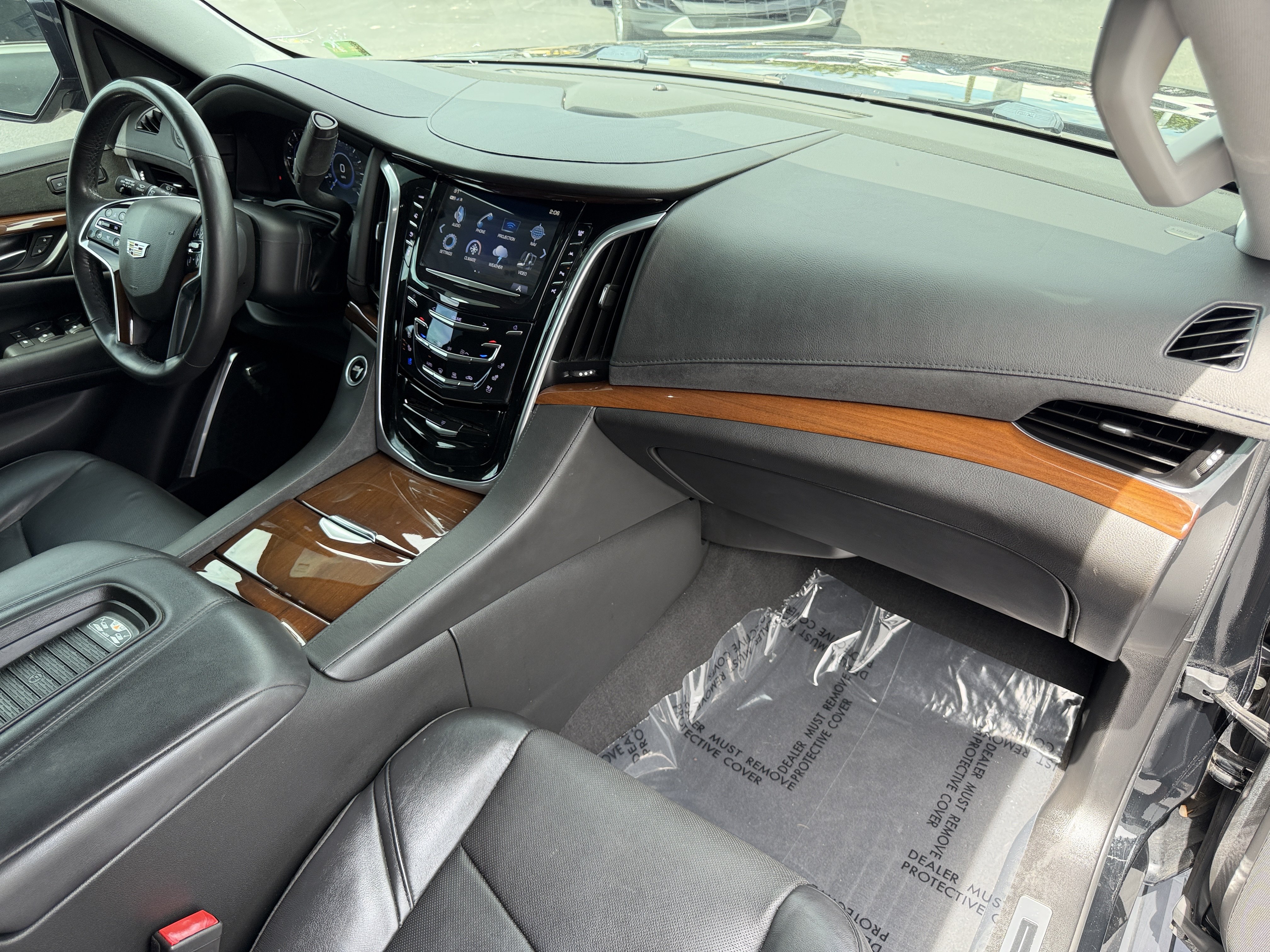 Used 2020 Cadillac Escalade ESV Premium Luxury AWD/4WD image 13