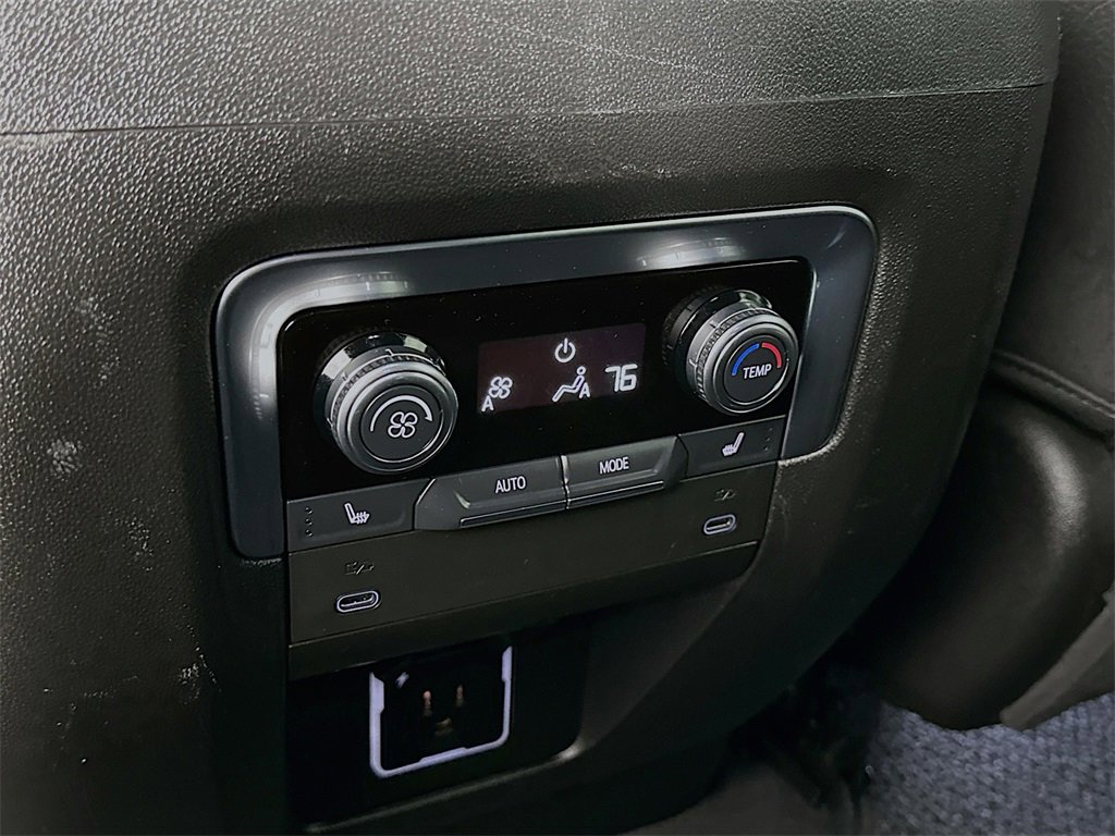 Used 2025 GMC Yukon XL Denali image 25