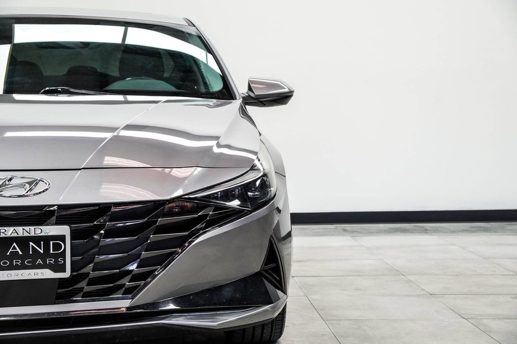 Used 2021 Hyundai Elantra Limited FWD image 4