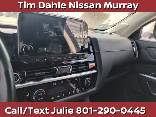 Used 2023 Nissan Pathfinder SL AWD/4WD image 19