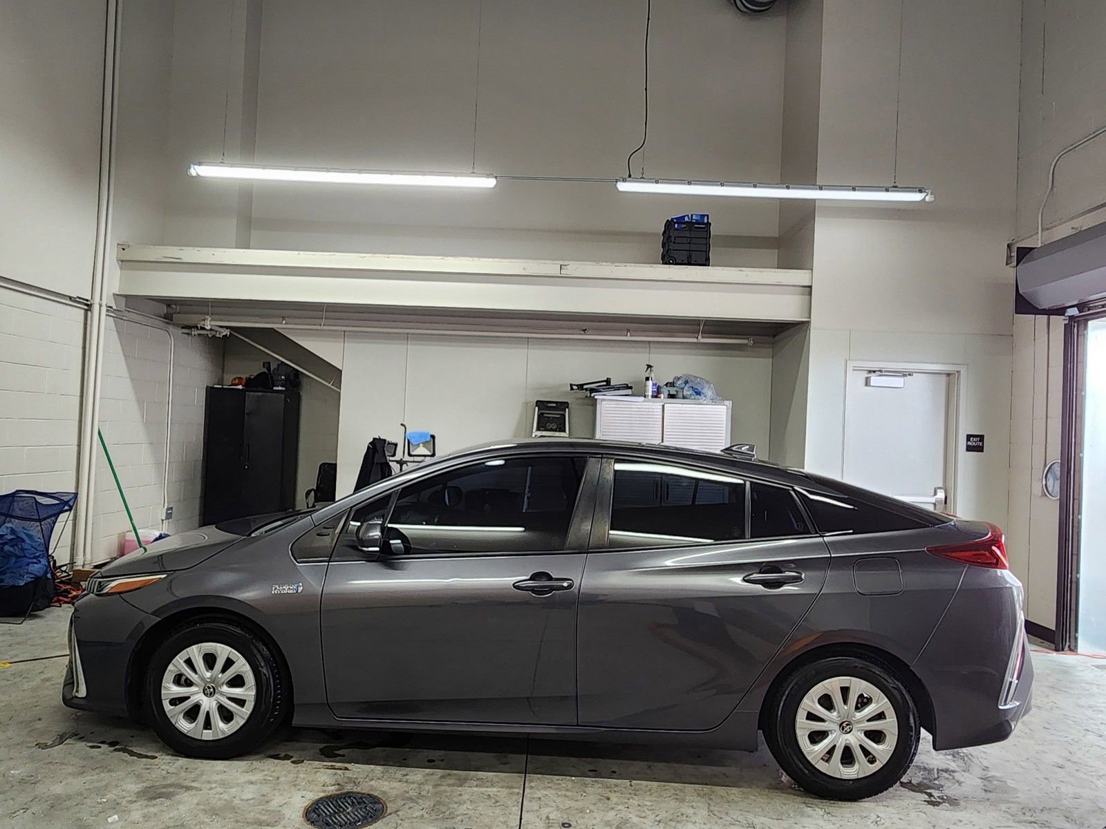 Used 2021 Toyota Prius Prime XLE image 28