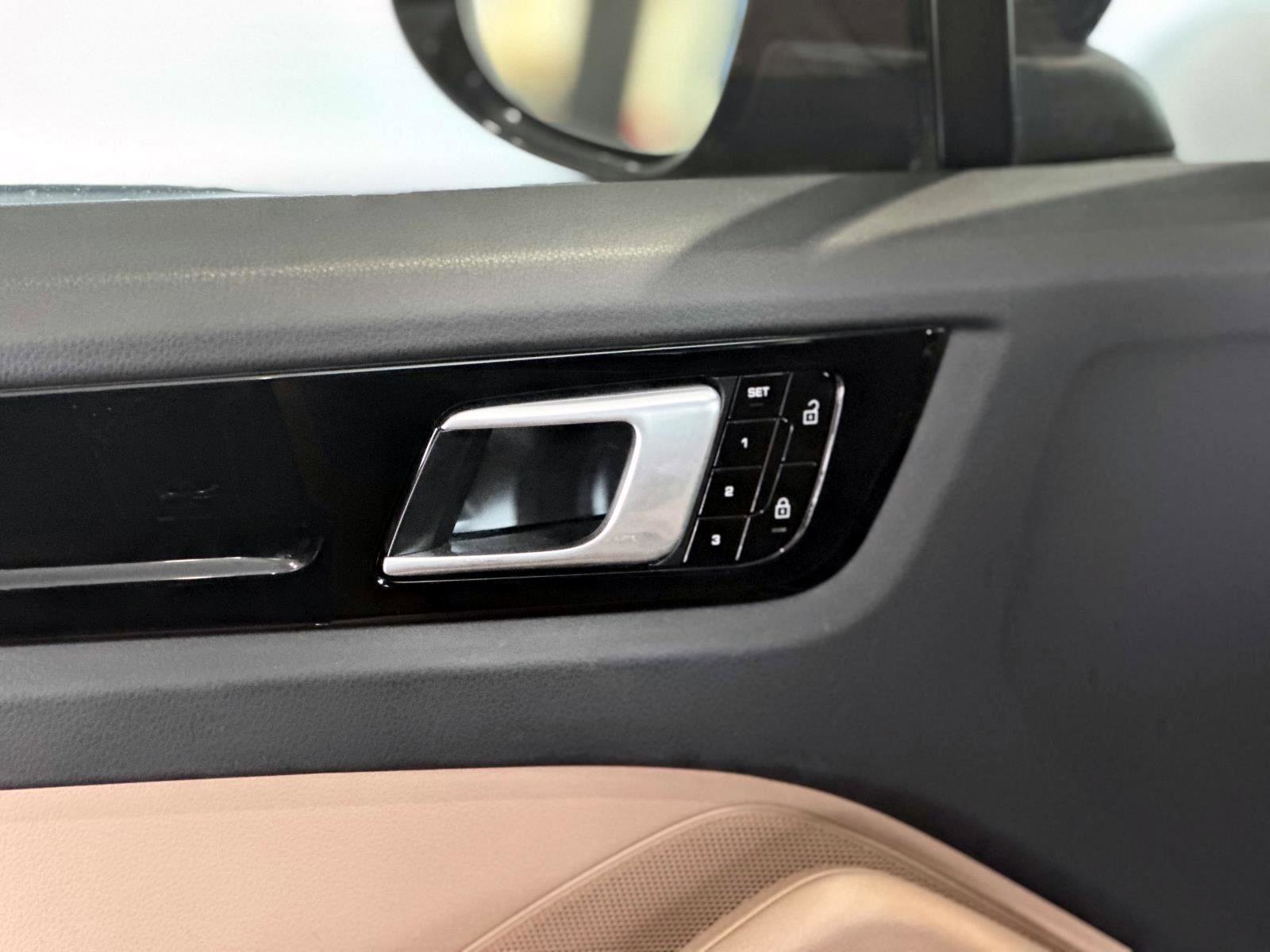 Certified 2020 Porsche Cayenne image 19