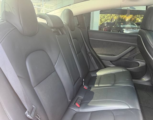 Used 2020 Tesla Model 3 Standard Range Plus RWD image 16