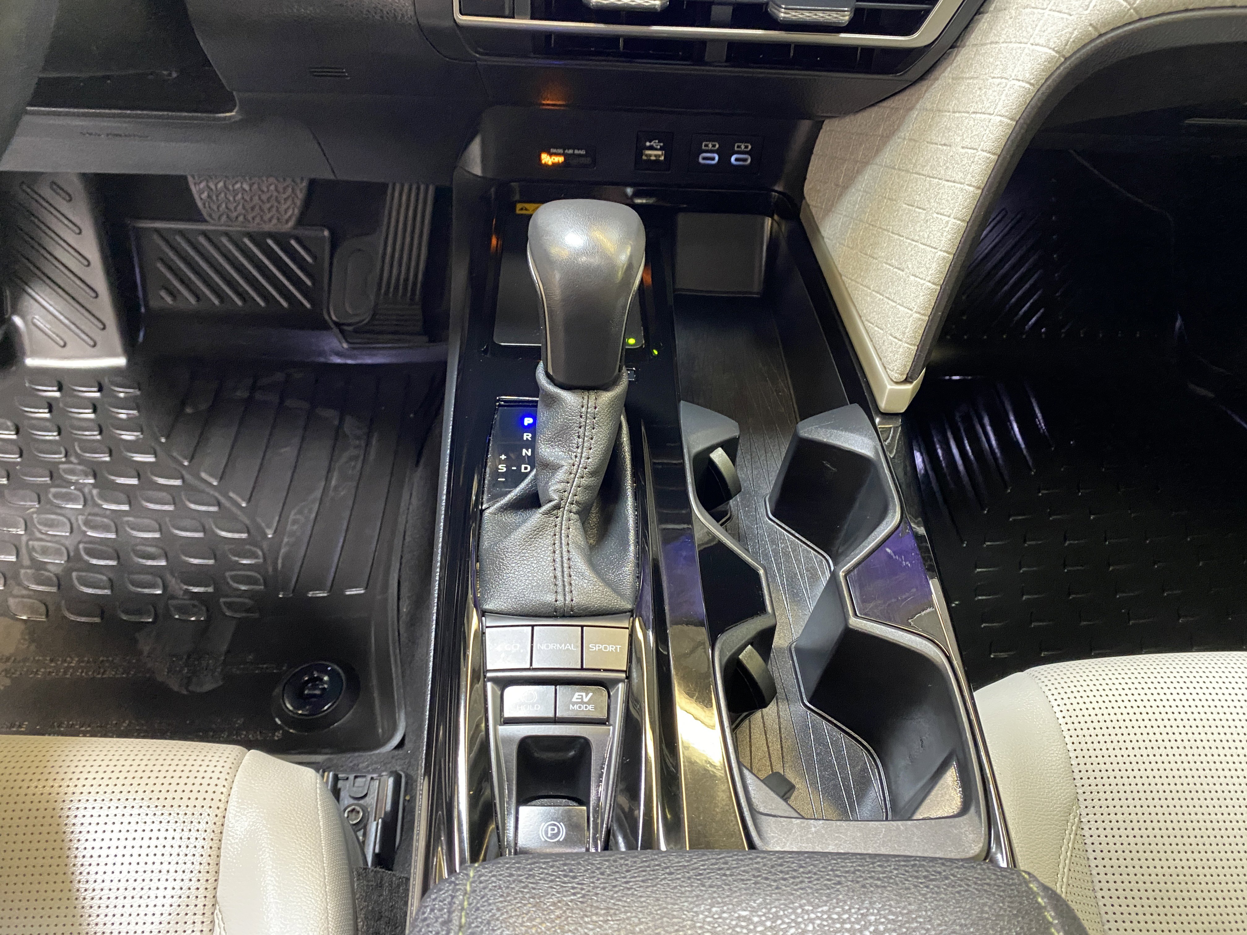 Used 2025 Toyota Camry XLE image 43