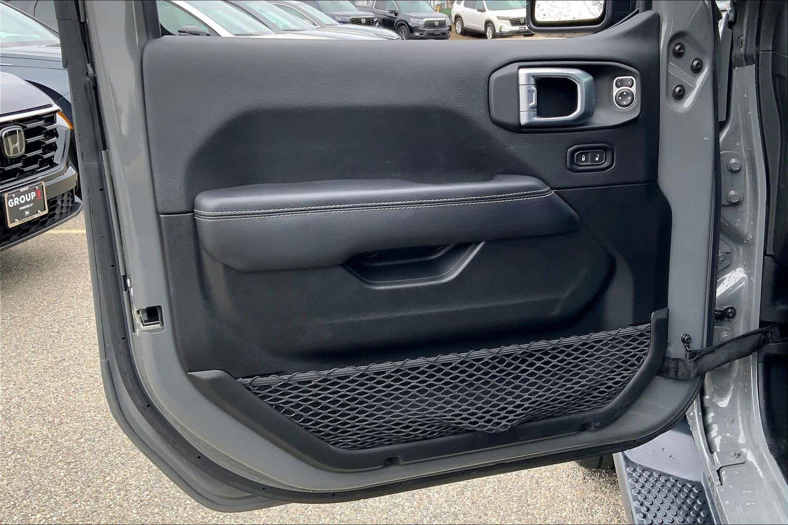 Used 2021 Jeep Wrangler Unlimited Sahara w/ Cold Weather Group AWD/4WD image 22