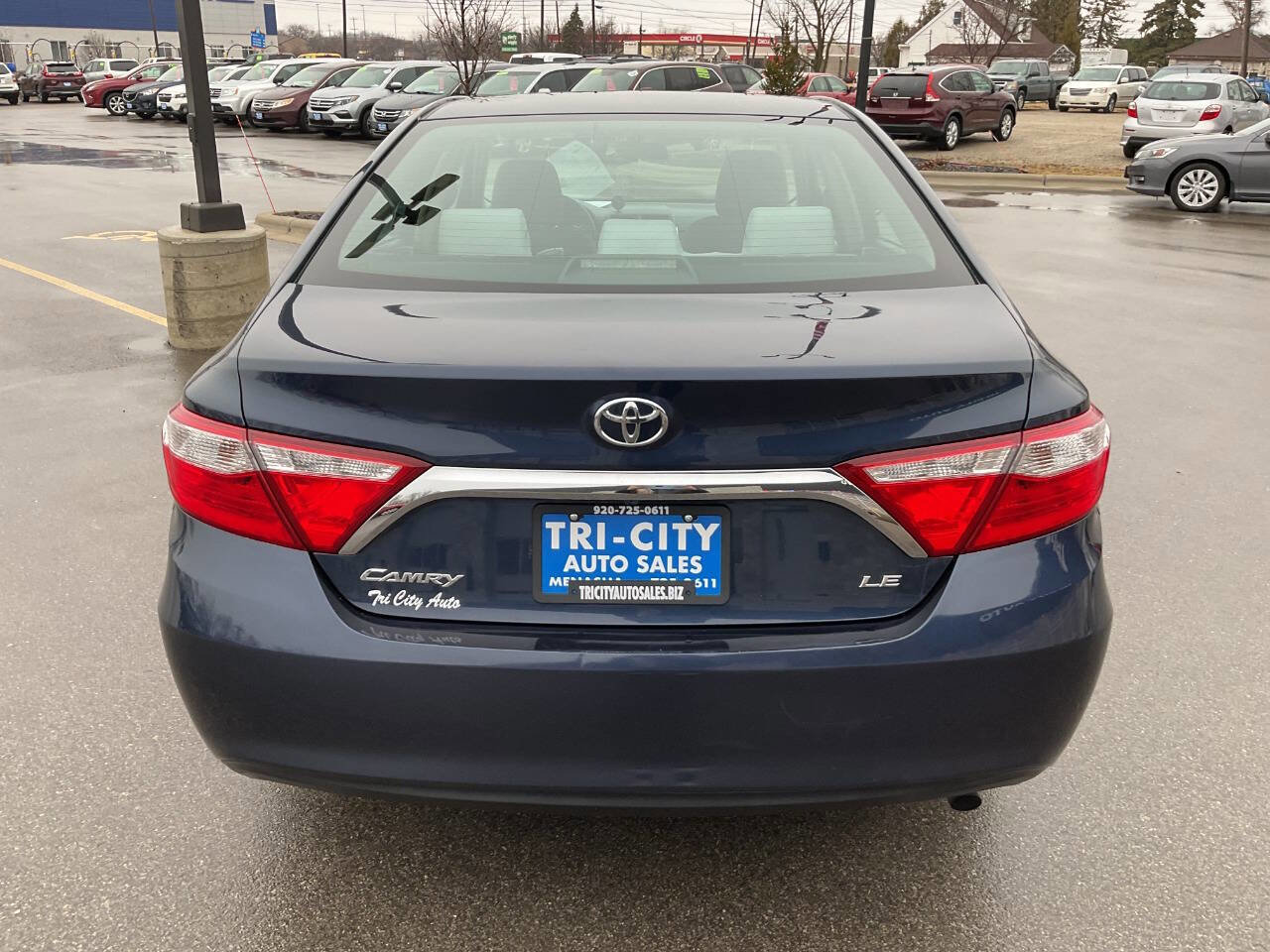 Used 2016 Toyota Camry LE image 6