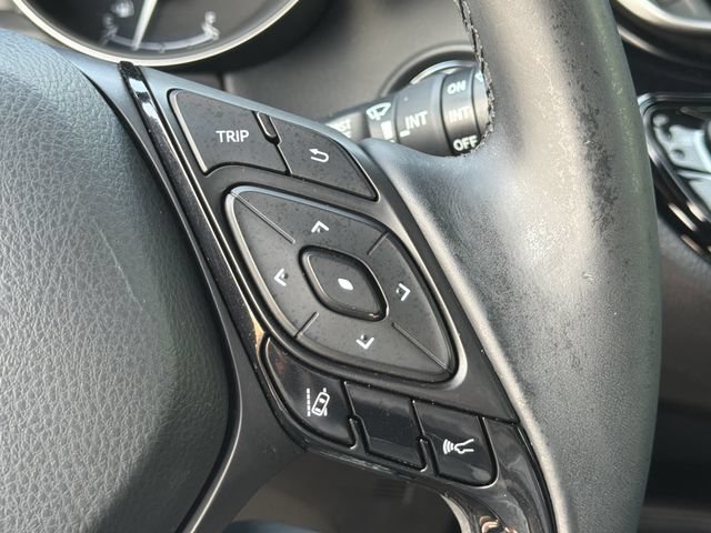 Used 2018 Toyota C-HR XLE FWD image 21
