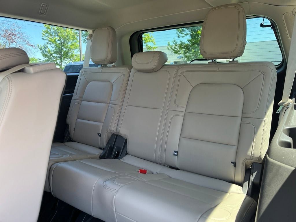 Certified 2023 Lincoln Navigator L Reserve AWD/4WD image 17