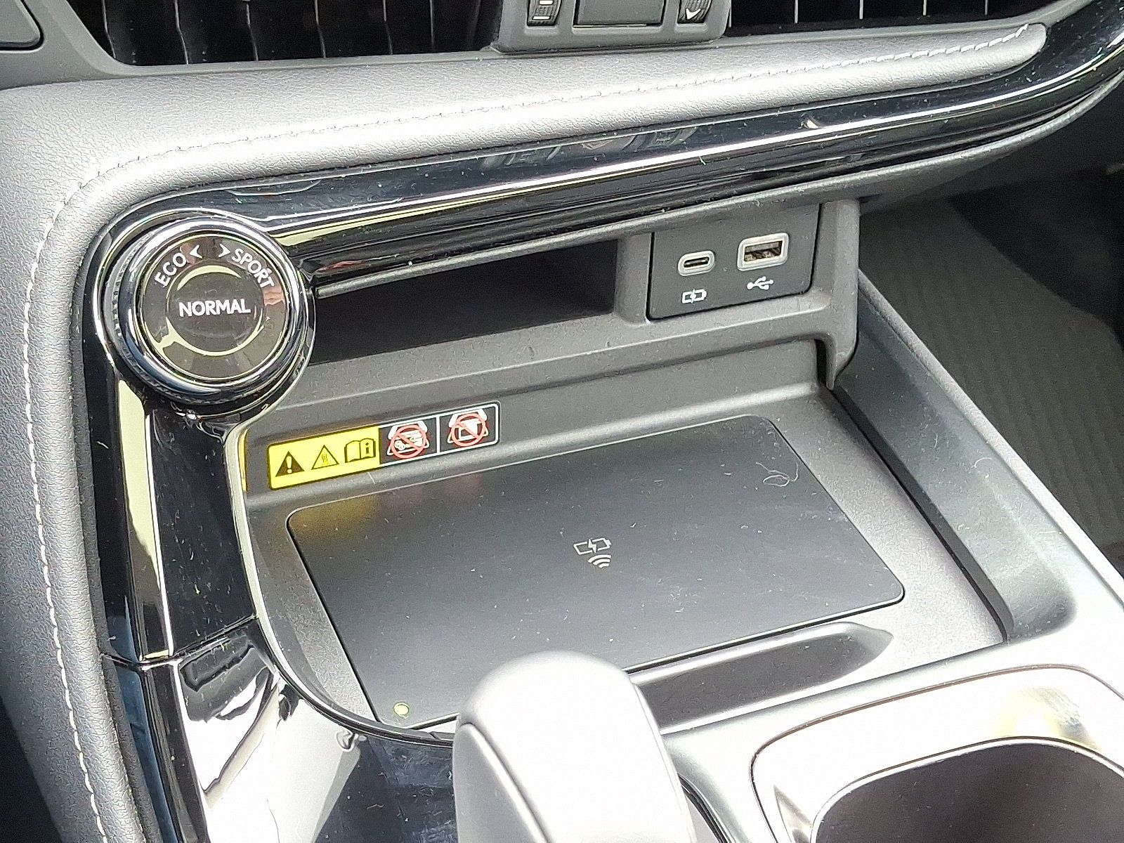 Used 2024 Lexus NX 350h AWD w/ Vision Package image 25