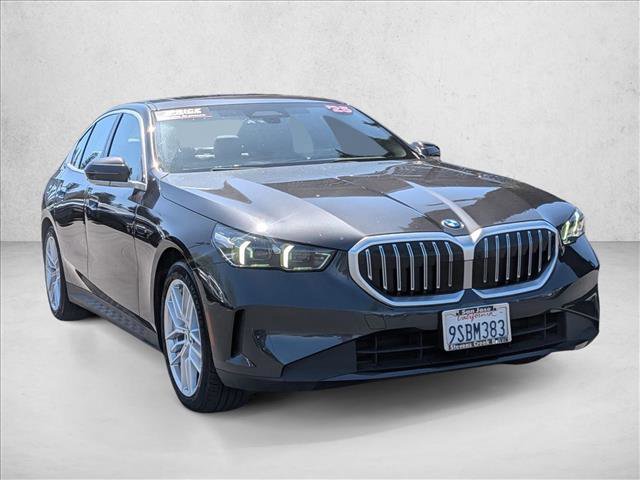 Used 2025 BMW 530i image 3