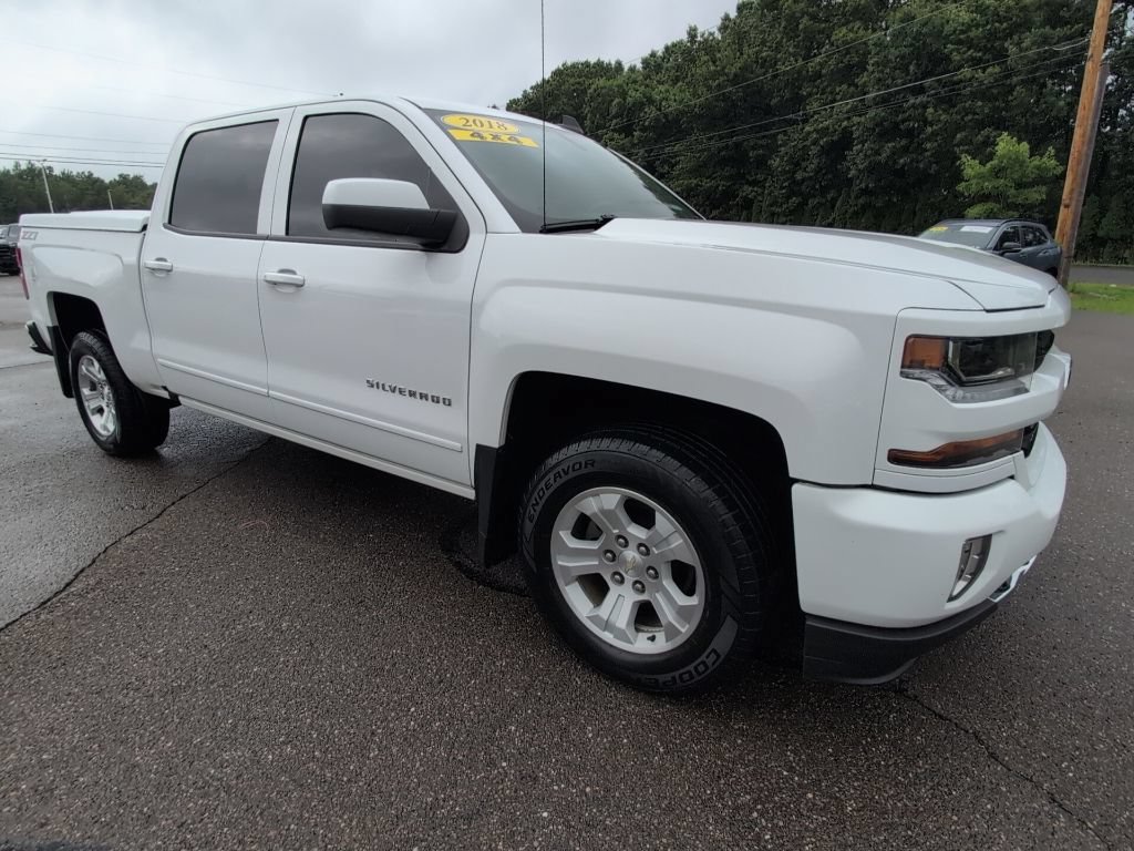 Used 2018 Chevrolet Silverado 1500 LT w/ All Star Edition AWD/4WD image 9