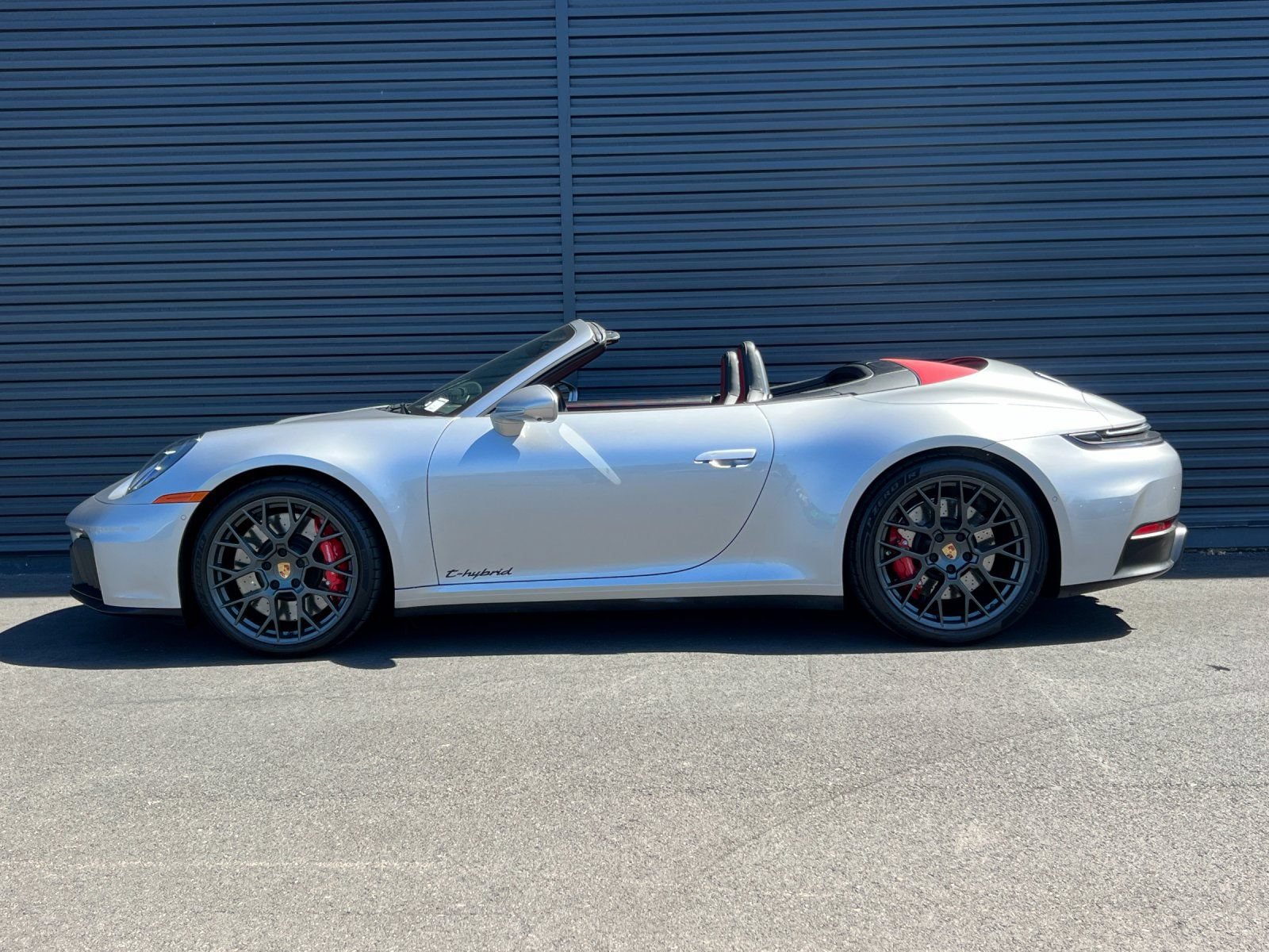Certified 2025 Porsche 911 Carrera 4 GTS AWD/4WD image 3